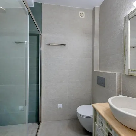 Villa Ophelia - Brand New Seafront *