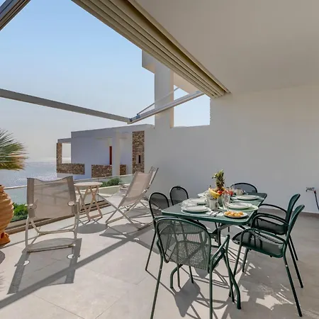 Ophelia - Brand New Seafront Vila